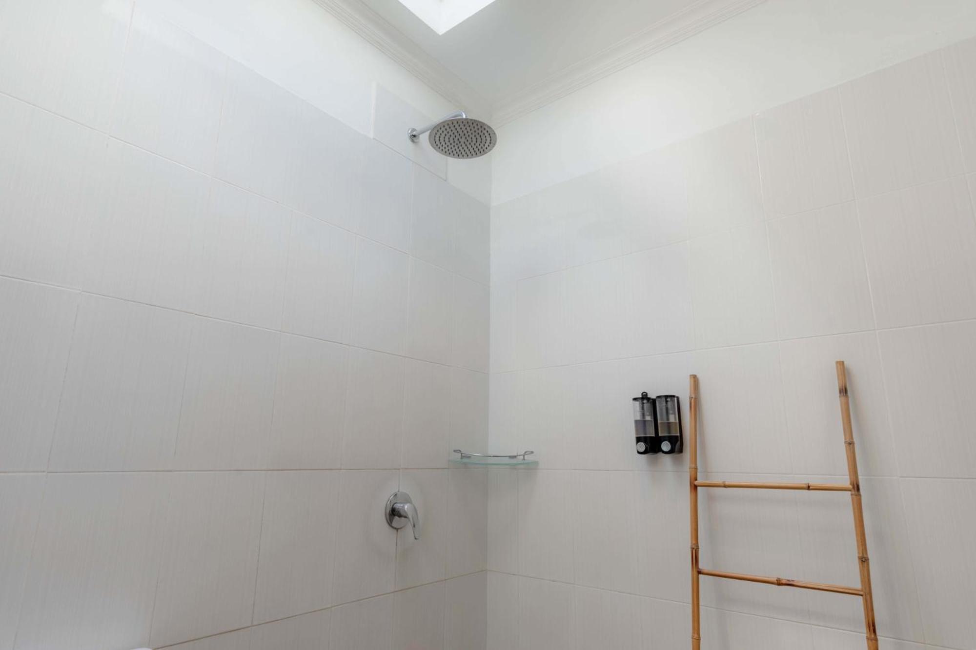 Carik Bali Guest House Canggu Экстерьер фото